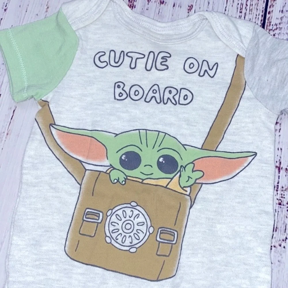 STAR WARS Mandalorian Grogu baby yoda onesie size 6-9 months